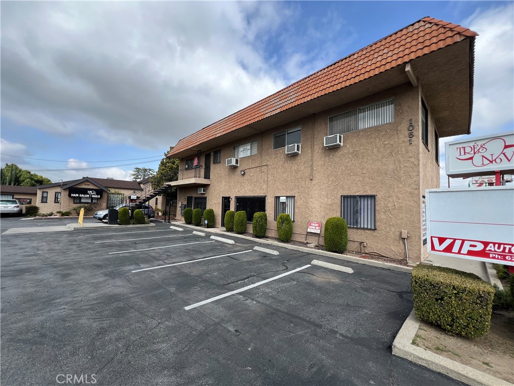 1051 N Citrus Avenue