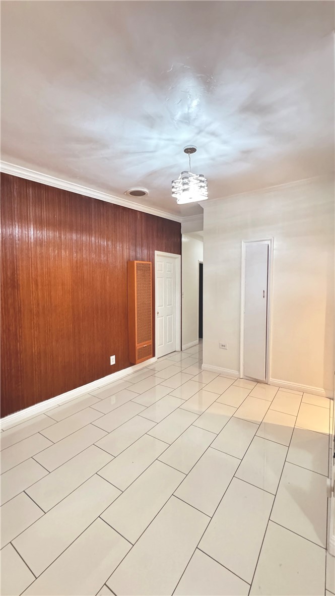Photo 5 of 21 of 3823 Daleview Avenue house