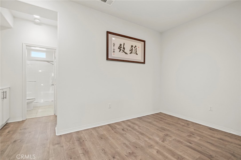 Photo 11 of 36 of 1601 W Walnut Street 59 townhome