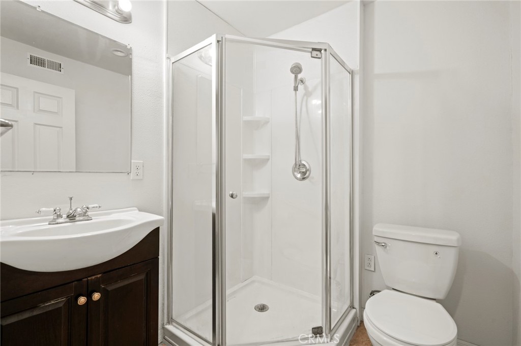 Photo 7 of 36 of 1601 W Walnut Street 59 townhome