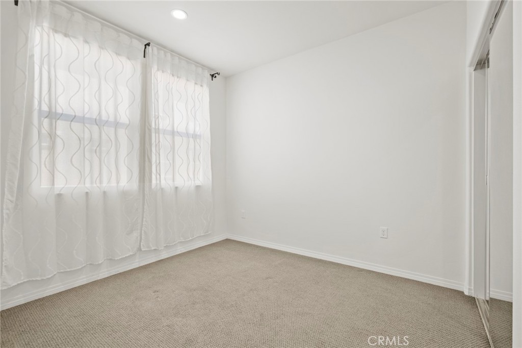 Photo 10 of 36 of 1601 W Walnut Street 59 townhome