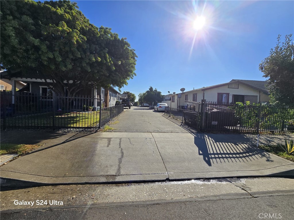 !!!HUGE PRICE REDUCTION!!! Excellent unit mix. 10-separate bungalow style properties w/no shared walls. Each includes parking and small outdoor space. Large 20k plus lot! A MUST SEE... 2 separate APN’s. Future development potential. Motivated seller. Drive by only, do not disturb tenants. Great addition to any portfolio!