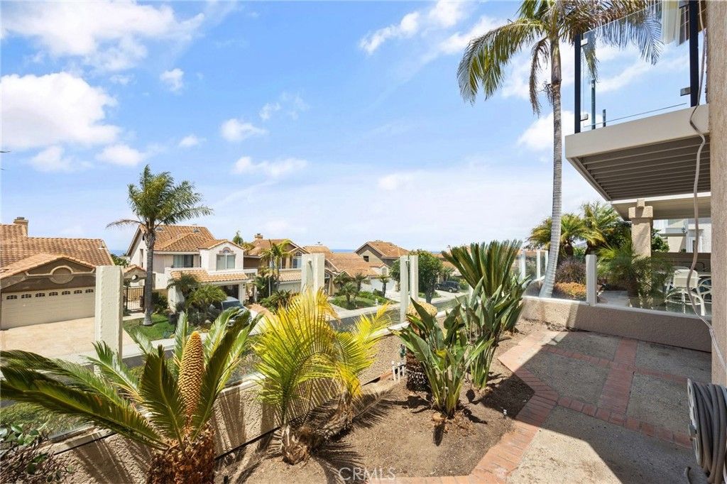 listing image 130729155650975164403