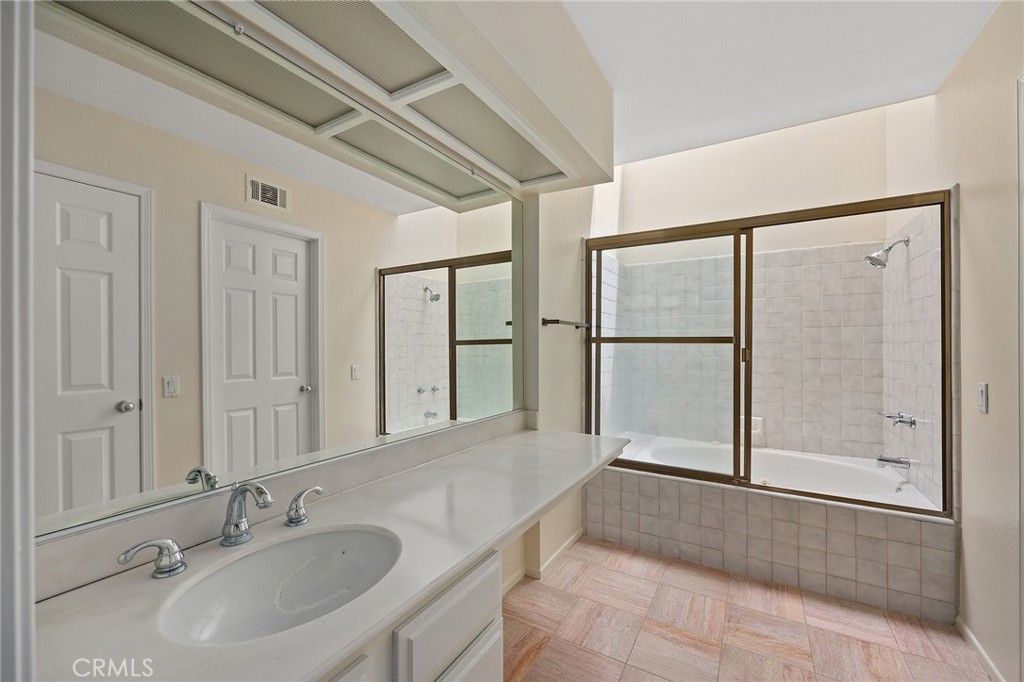 listing image 130725526901043770748