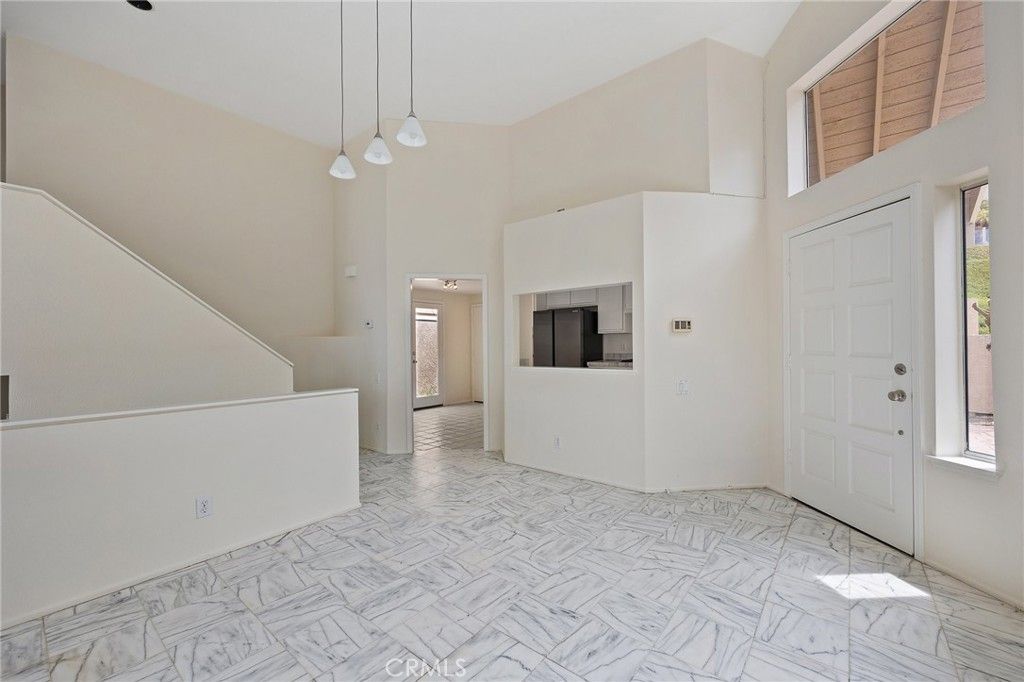 listing image 130722798203858888044