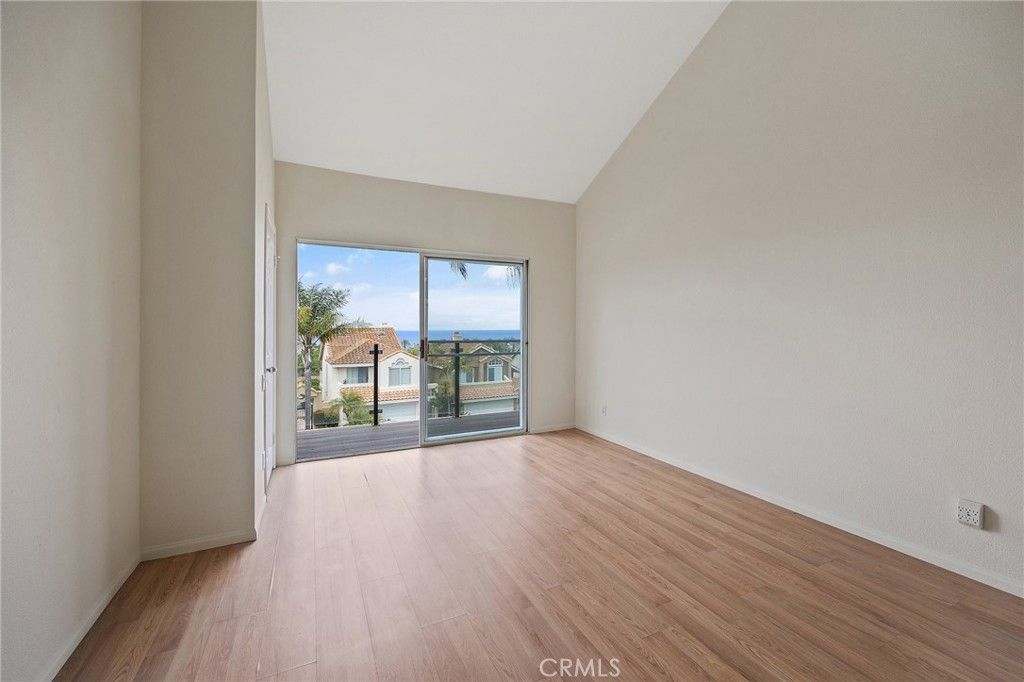 listing image 130723275808133635669