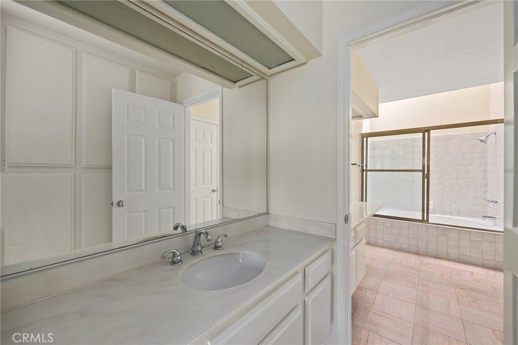 listing image 130721747105610451993