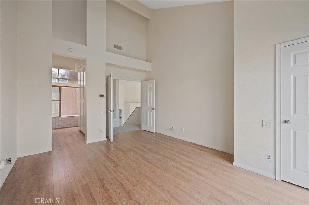 listing image 130721439372039523209