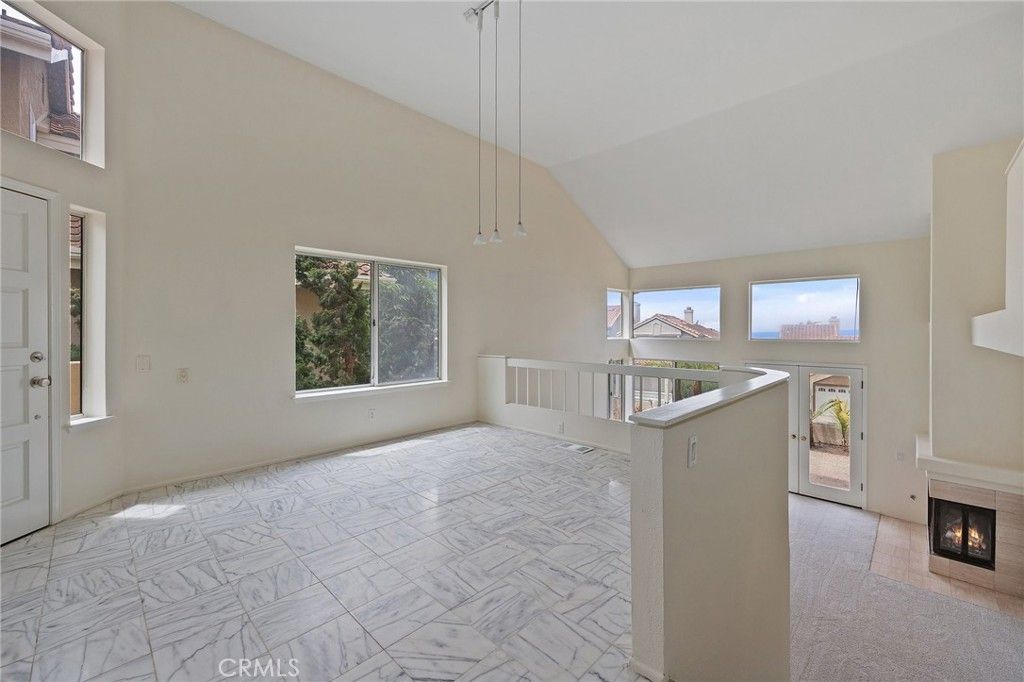 listing image 130722791253169632953