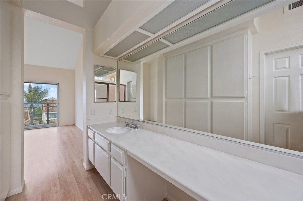 listing image 130724165036830031879