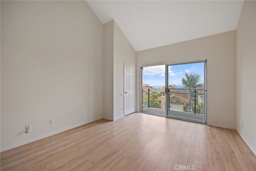 listing image 130729533720010197725