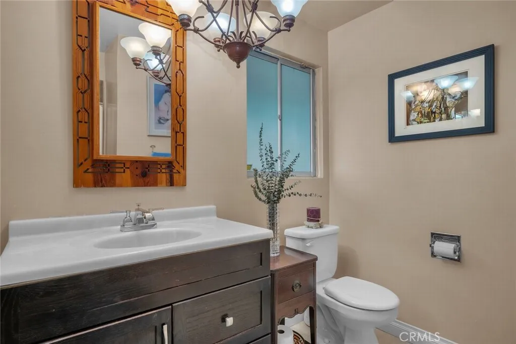 Tarzana, California 91356, United States, 4 Bedrooms Bedrooms, ,3 BathroomsBathrooms,Residential,Active,35371