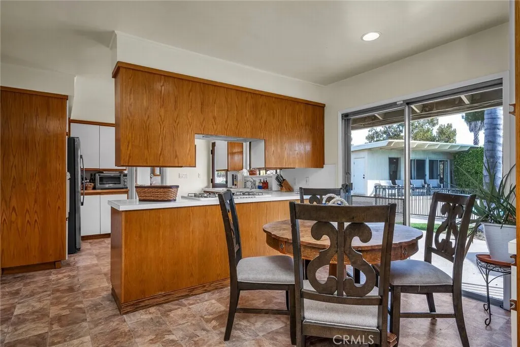 Tarzana, California 91356, United States, 4 Bedrooms Bedrooms, ,3 BathroomsBathrooms,Residential,Active,35371