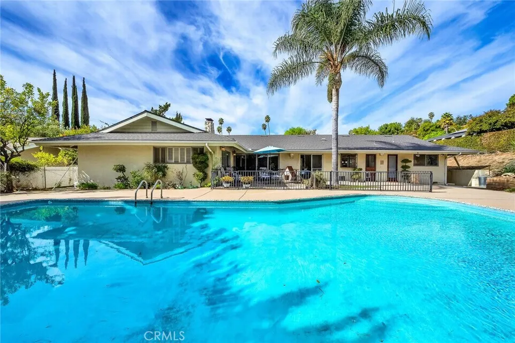 Tarzana, California 91356, United States, 4 Bedrooms Bedrooms, ,3 BathroomsBathrooms,Residential,Active,35371