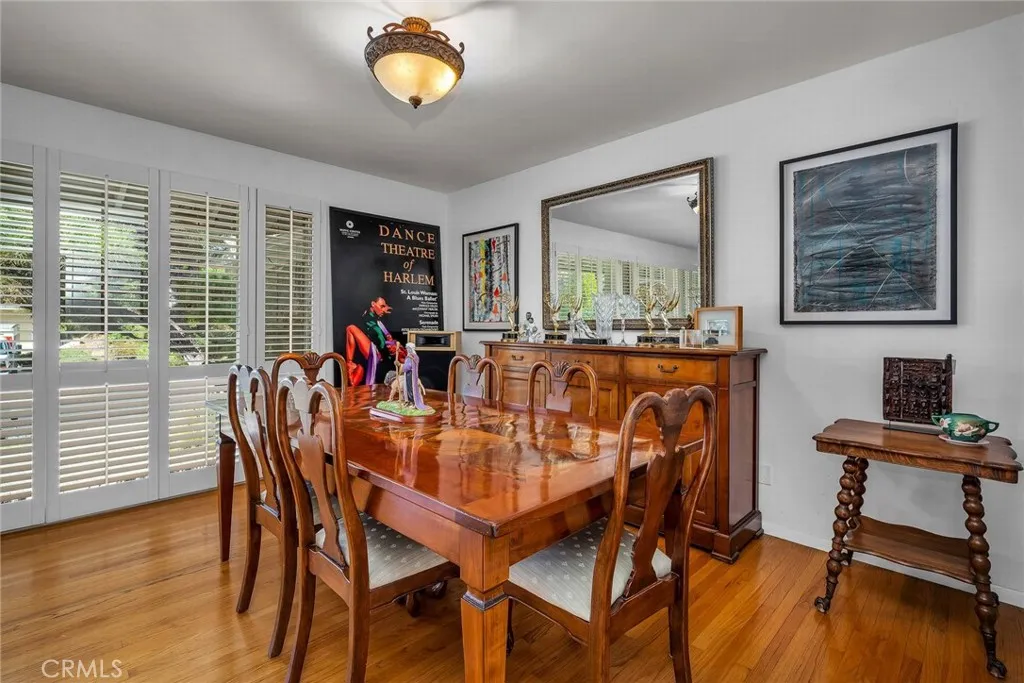 Tarzana, California 91356, United States, 4 Bedrooms Bedrooms, ,3 BathroomsBathrooms,Residential,Active,35371