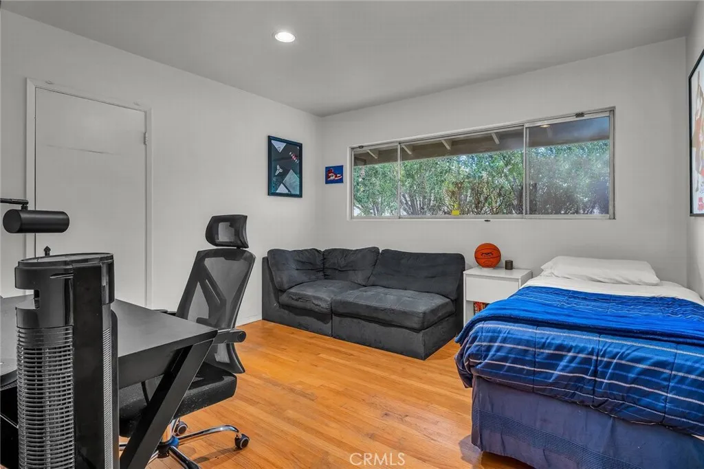 Tarzana, California 91356, United States, 4 Bedrooms Bedrooms, ,3 BathroomsBathrooms,Residential,Active,35371