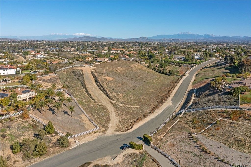 listing image 130723941456359832639