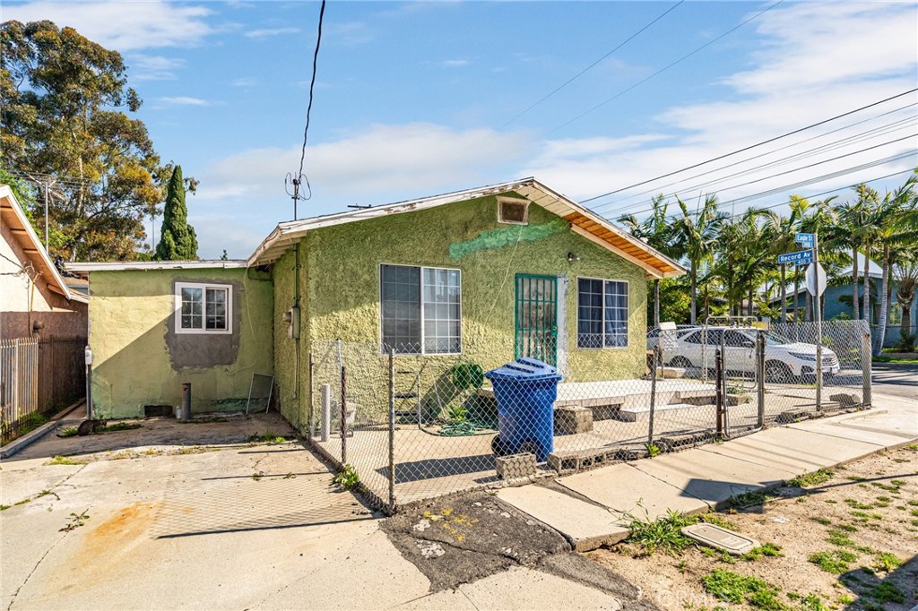 View Los Angeles, CA 90063 house