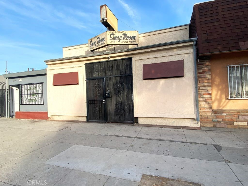 SOCIAL CLUB/BAR FOR SALE, LOCATED IN A HIGH TRAFFIC AREA OF LOS ANGELES, INCLUDED
BAR, POOL TABLE & TRADE FIXTURES TO REMAIN, GATED PARKING IN REAR, NO LIQUOR LICENSE, CANNABIS DISPENSARY NEXT
TO PROPERTY. BAR COULD BE USED AS CIGAR LOUNGE / HOOKAH LOUNGE/COFFEE HOUSE MAYBE TEA HOUSE.
OWNER WILL FINANCE, FAST ESCROW OK, NO JUNK FEE, NO LOAN ORIGINATION, EASY TO QUALIFY FOR LOAN.
SHOWING BY APPOINTMENT. BUYER NEED TO VERIFY WITH THE CITY FOR INTENDED USE.