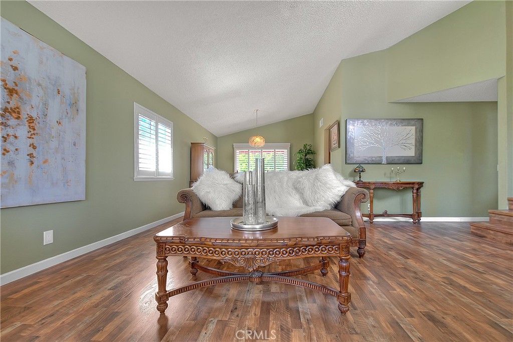 listing image 130722607835115257394