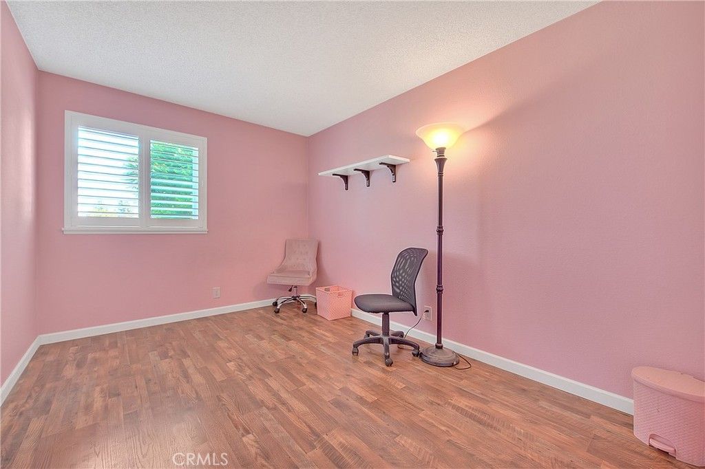 listing image 130727531930703540818