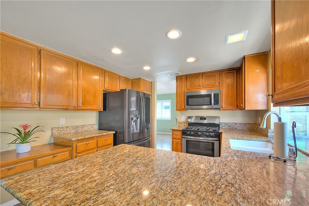 listing image 130727066155361358258