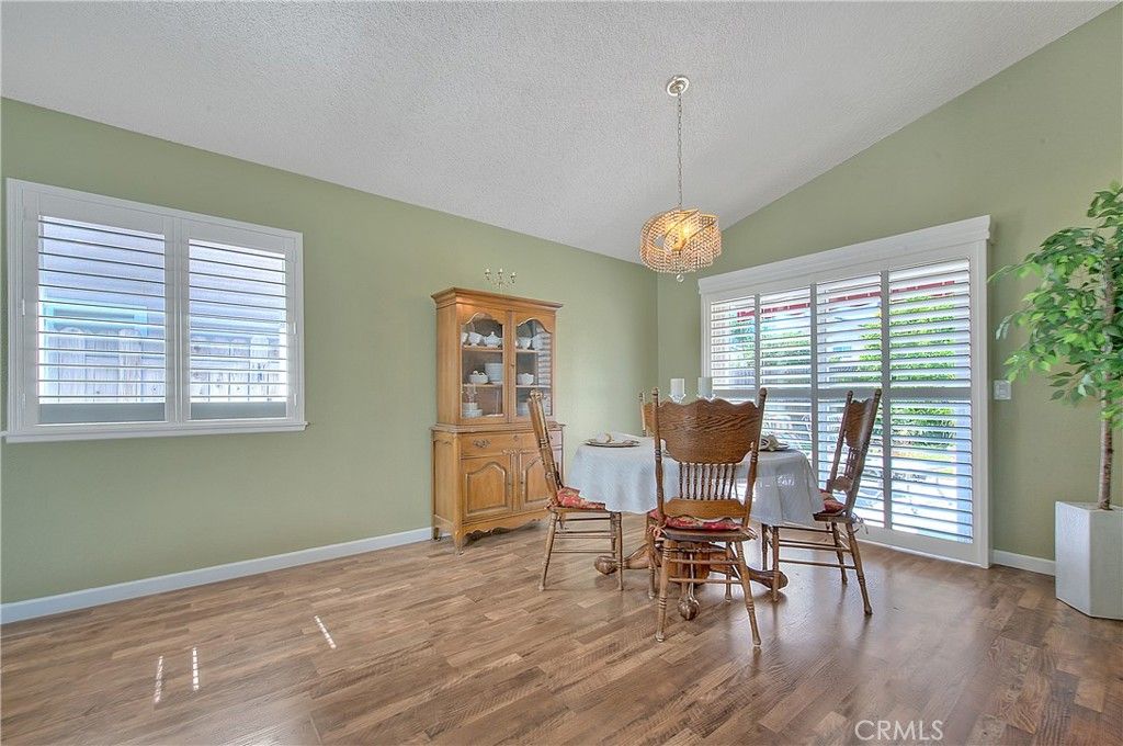 listing image 130726297643182747839