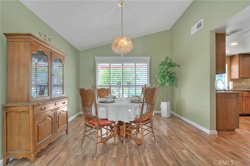 listing image 130727896400306829658
