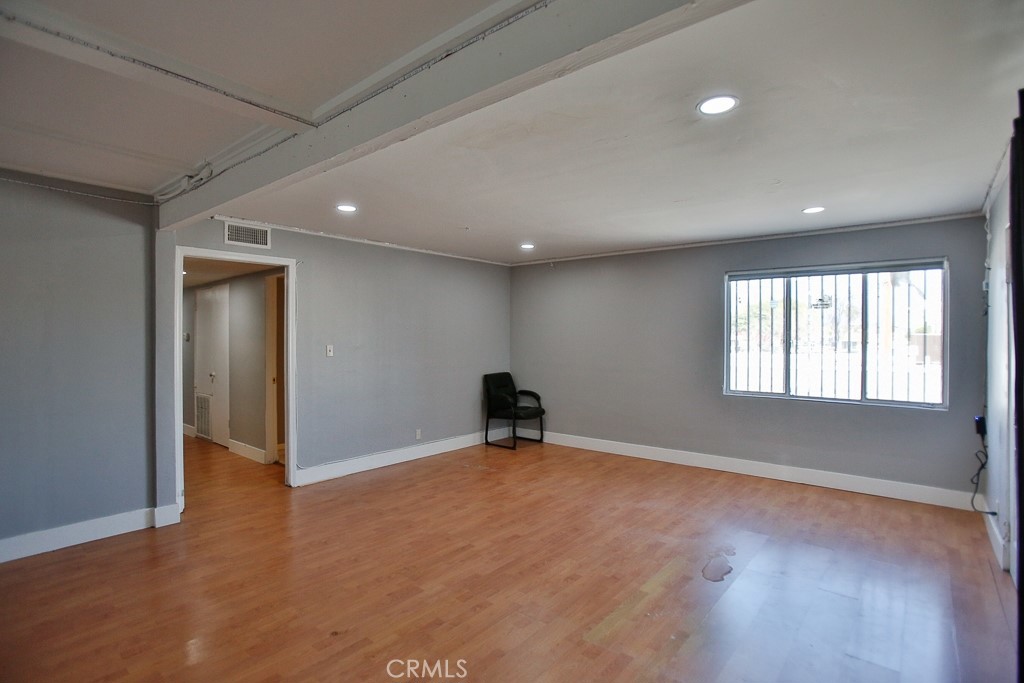 502 W 17th Street