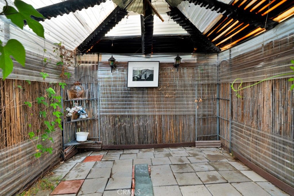 listing image 50