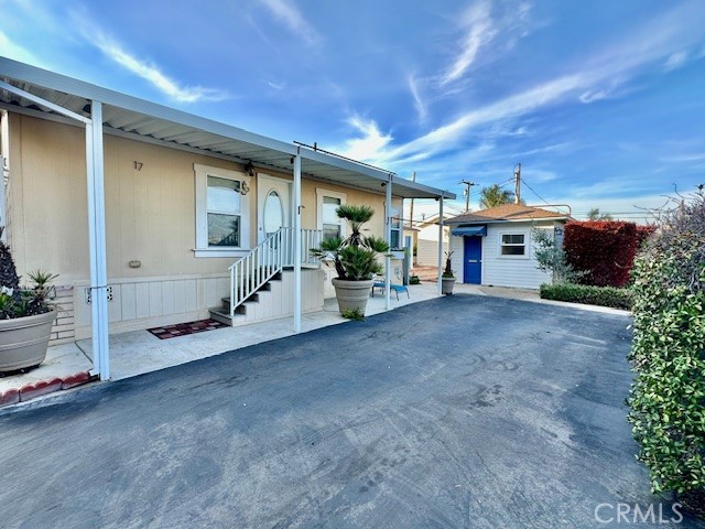 1660 Whittier Avenue 17