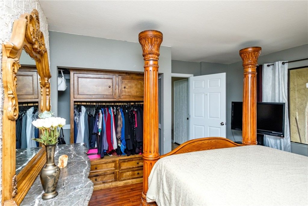 listing image 130726644619987436711