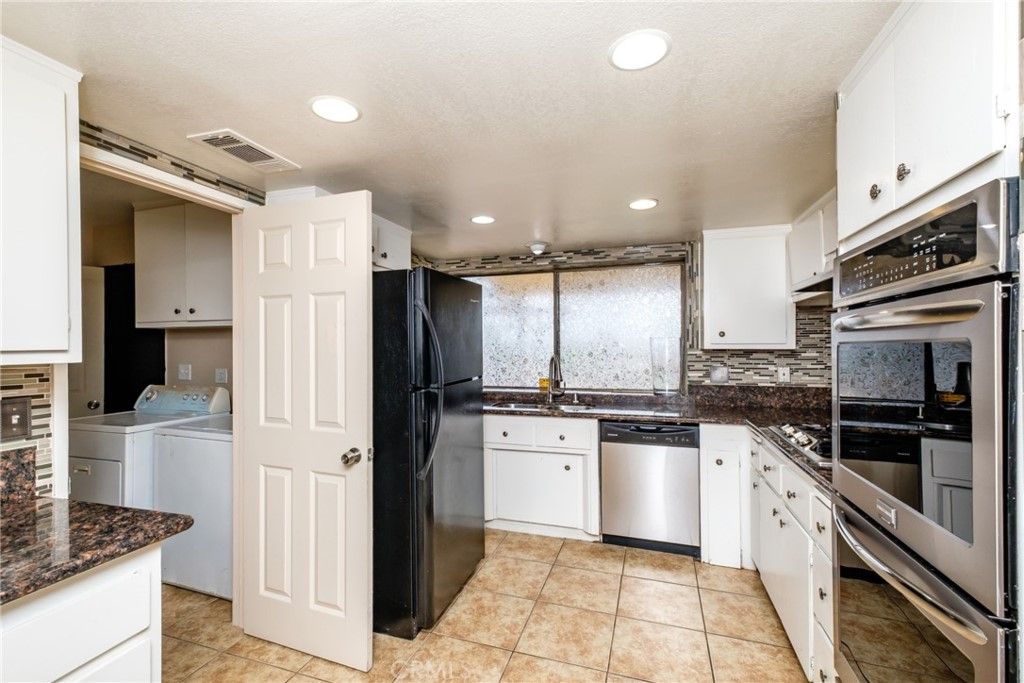 listing image 130727623534869135603