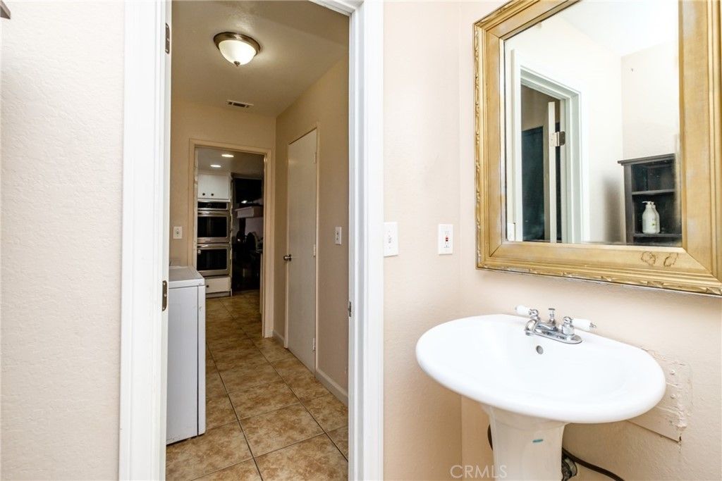 listing image 130725038852083429762