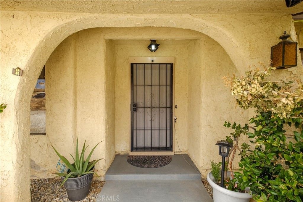 listing image 130726384094476233927