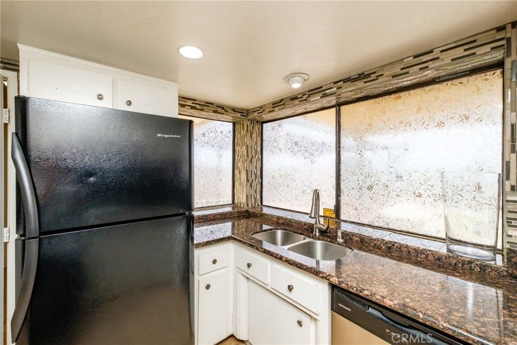 listing image 130726183634304865859