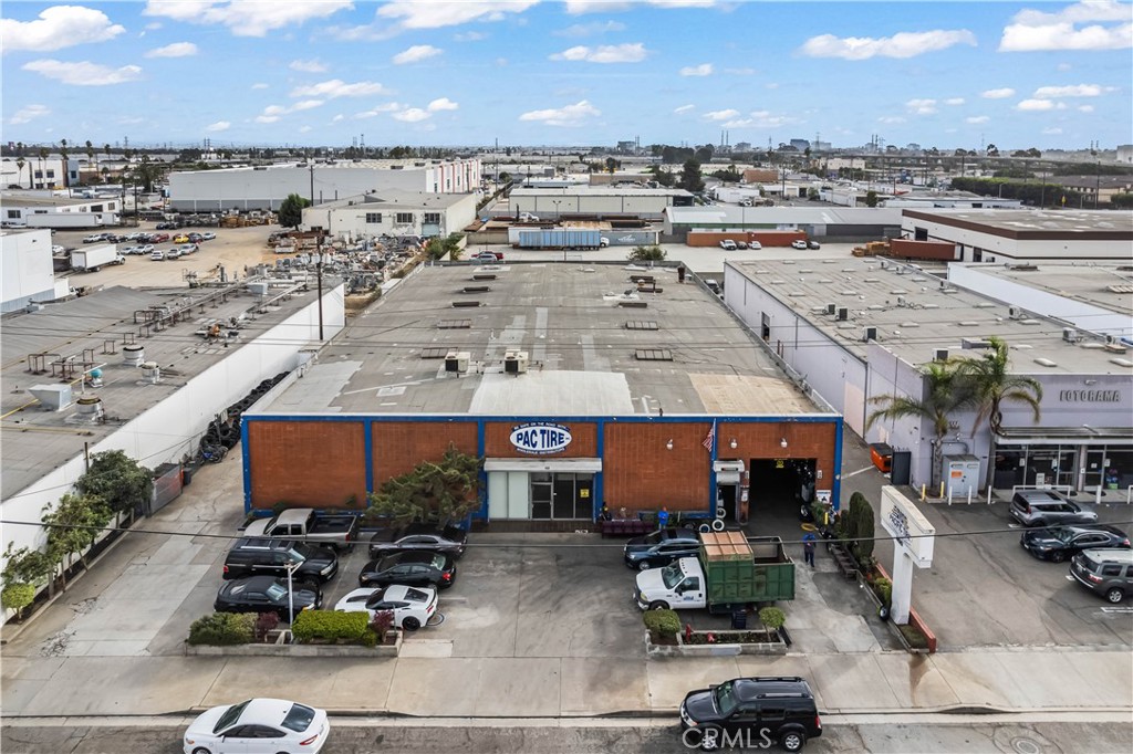 400 W Alondra Boulevard