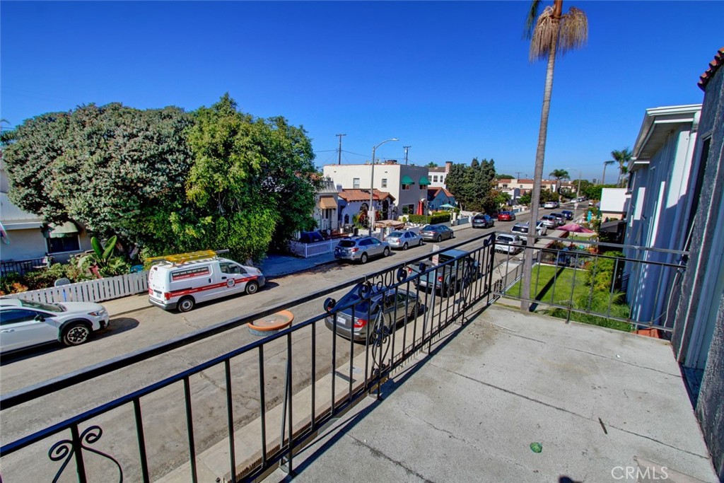 106 la verne avenue