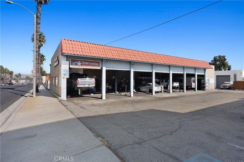 Photo of 2648 Cherry Avenue, Signal Hill, CA 90755 (MLS # OC25071305) Photo of 2648 Cherry Avenue, Signal Hill, CA 90755 (MLS # OC25071305)