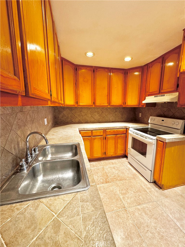 212 S Kraemer Boulevard 908