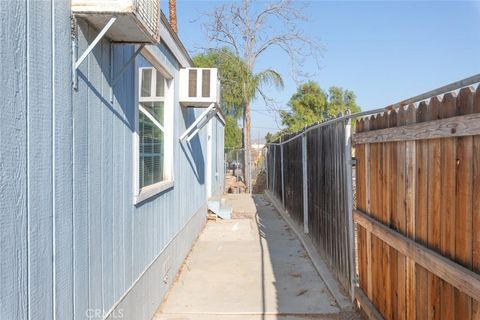 A home in Lake Elsinore