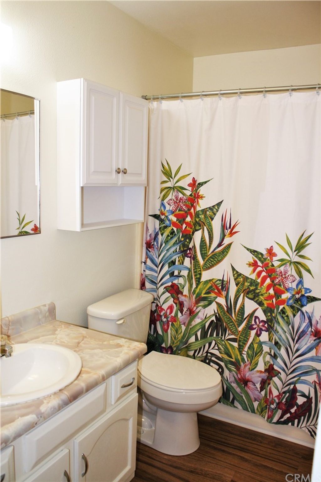 listing image 130727769266071379306