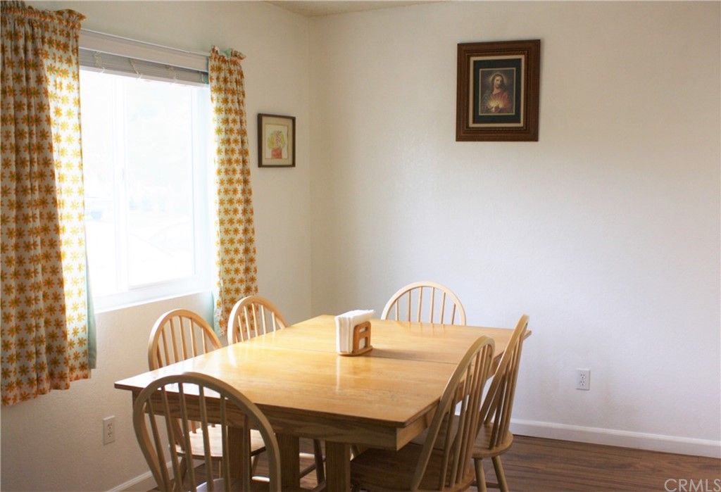 listing image 130724236447424257093