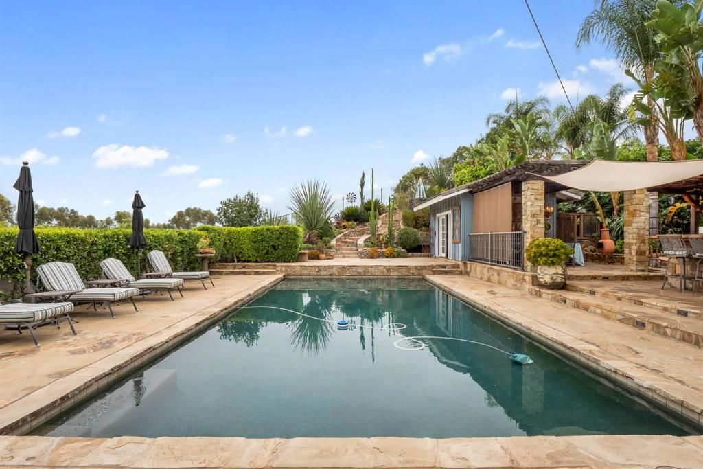 listing image 130727860216641341379