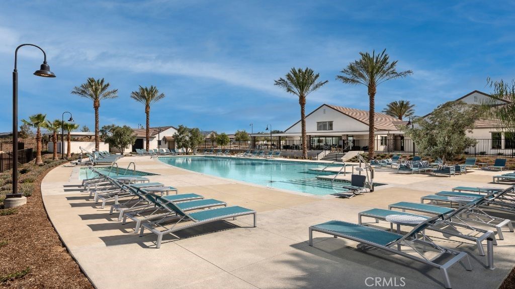 listing image 130723126744905393038