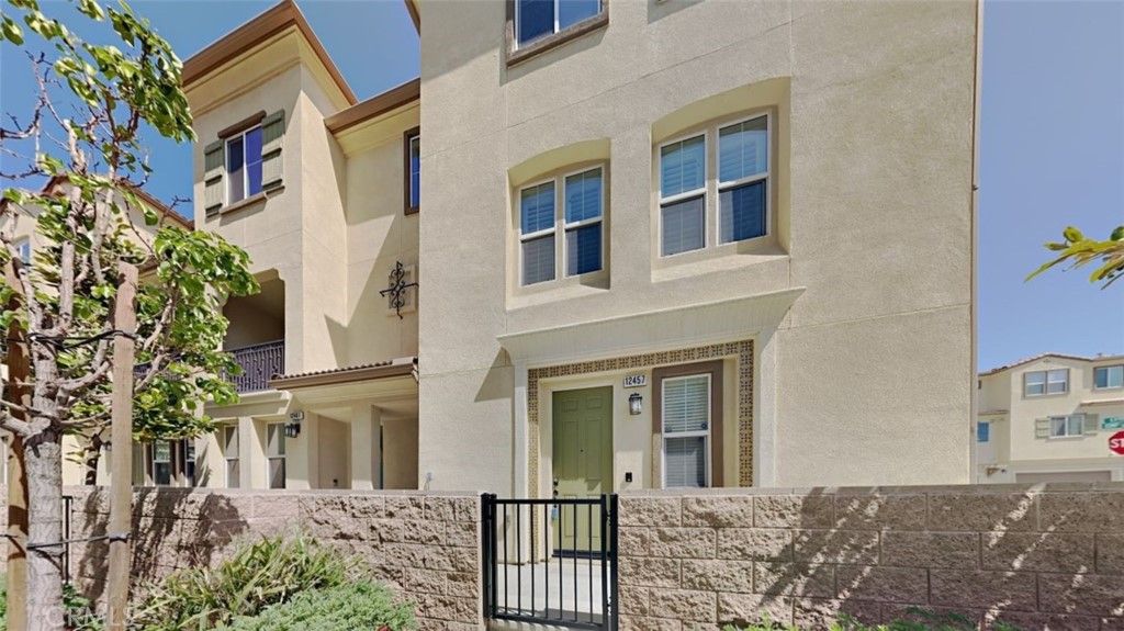 listing image 130724237185485899718