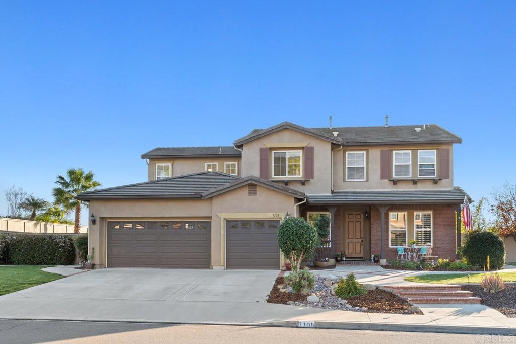 Main image without alt text