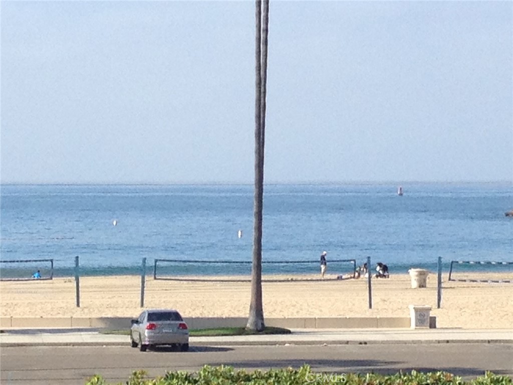 Corona del Mar South of PCH (CDMS) - Residential Income