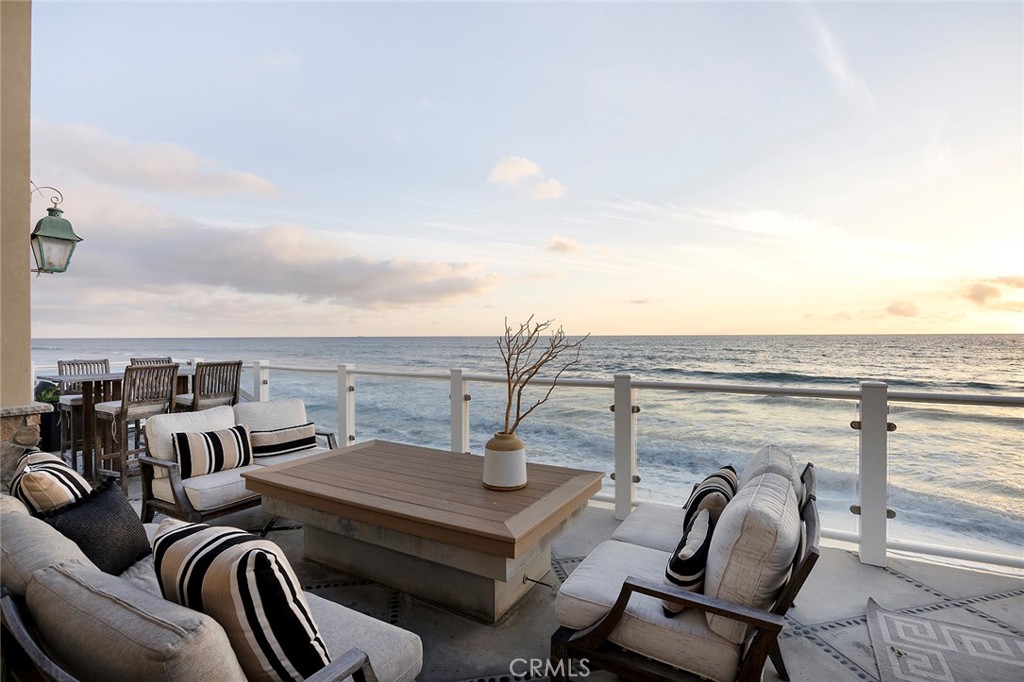Beach Road Custom (BR) - Residential