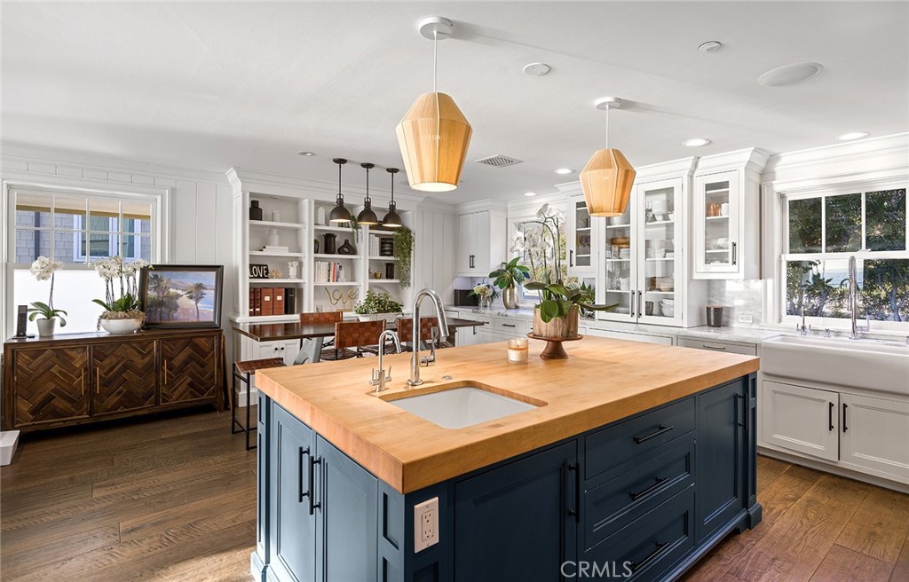 Beach Road Custom (BR) - Residential